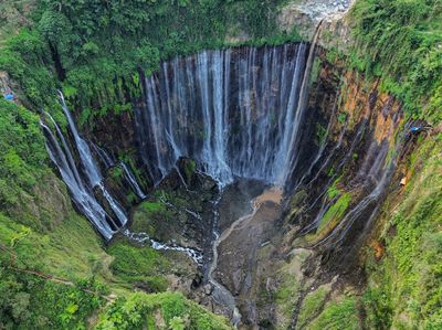 Keindahan Air Terjun Tumpak Sewu di Lumajang