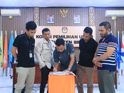 Sah! Ady-Irfan Tantang Yandi-Ros di Pilbup Bima 2024