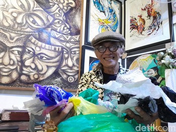 Cinta Ibu dalam Sepotong Lukisan Cinta Ibu dalam Sepotong Lukisan