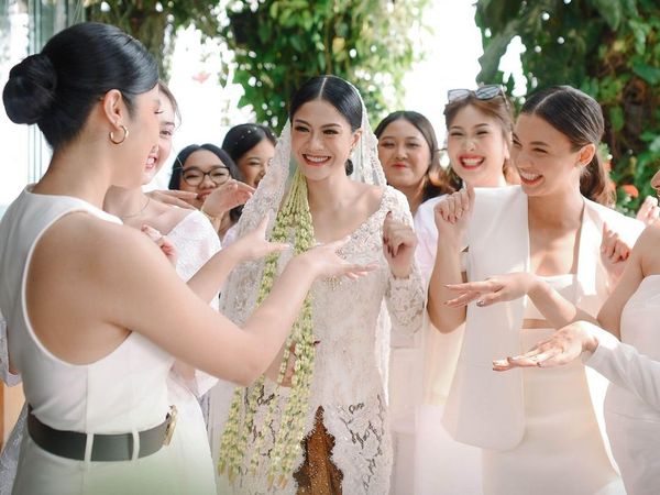 Potret Hana Saraswati Menikah dengan Justin Harijawan, Serba Putih Saat Akad