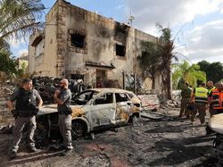 Penampakan Dampak Serangan Roket Hizbullah ke Israel, 3 Orang Terluka