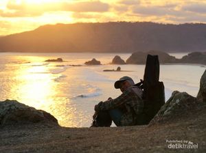 Bukit Merese Salah Satu Spot Sunset Paling Indah di Lombok