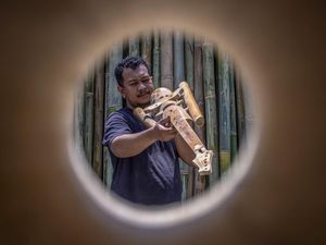 Melihat Pembuatan Gitar Bambu di VirageAwie Indonesia