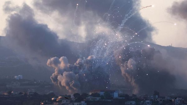 Asap Mengepung Lebanon Saat Israel Kembali Luncurkan Serangan