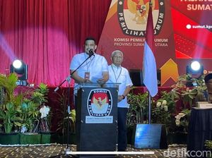 Momen Bobby Panggil Edy Rahmayadi Om, Lalu Sindir Jalan Rusak Momen Bobby Panggil Edy Rahmayadi Om, Lalu Sindir Jalan Rusak