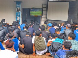 Renaldi Jauh-jauh dari Garut ke SJH demi Nonton Persib vs Persija di Tv