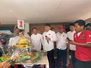 Pesan Eri untuk Warga Surabaya: Pilih Pemimpin yang Punya Program! Pesan Eri untuk Warga Surabaya: Pilih Pemimpin yang Punya Program!