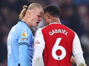 Erling Haaland Jadi Tukang Bully di Laga Man City Vs Arsenal Erling Haaland Jadi Tukang Bully di Laga Man City Vs Arsenal