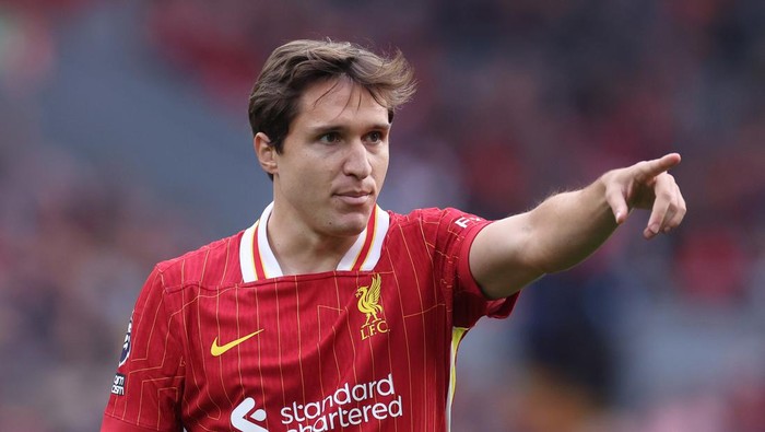 LIVERPOOL, ENGLAND - SEPTEMBER 21: Federico Chiesa of Liverpool FC during the Premier League match between Liverpool FC and AFC Bournemouth at Anfield on September 21, 2024 in Liverpool, England. (Photo by Alex Livesey/Getty Images)