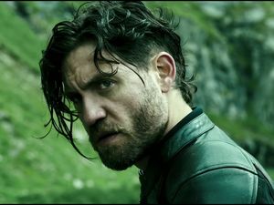 Sinopsis Point Break: Konflik Batin Agen FBI yang Menyusupi Kelompok Pencuri Sinopsis Point Break: Konflik Batin Agen FBI yang Menyusupi Kelompok Pencuri