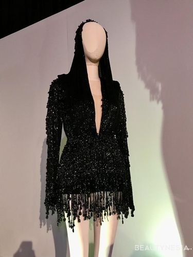 Gaya Fashion Installation