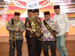 Habib Jafar hingga Pj Bupati Kudus Hasan Chabibie Raih Santri of The Year 2024