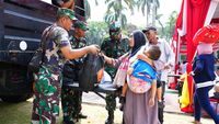 HUT Ke-79, TNI Bagikan Ribuan Paket Sembako