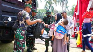 HUT Ke-79, TNI Bagikan Ribuan Paket Sembako