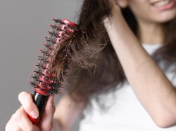 Viral Keramas Tiap Hari Bikin Rambut Rontok, Ini Faktanya Menurut Dokter