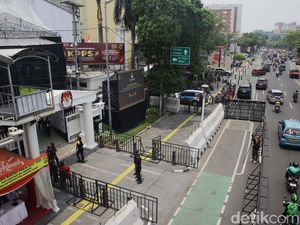 KPU Jakarta Dijaga Ketat Jelang Penetapan Nomor Urut Paslon Pilgub KPU Jakarta Dijaga Ketat Jelang Penetapan Nomor Urut Paslon Pilgub