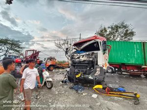 Saksi Sebut Bus Tabrakan Tewaskan 6 Orang di Pati Melaju Bak Balapan Saksi Sebut Bus Tabrakan Tewaskan 6 Orang di Pati Melaju Bak Balapan