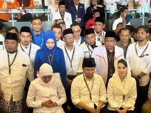 Khofifah-Emil Doa Bersama Partai Pengusung-Relawan Sebelum Ambil Nomor Urut
