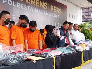 Komplotan Maling Modus Gembos Ban Mobil Nasabah di Kota Malang Diringkus Komplotan Maling Modus Gembos Ban Mobil Nasabah di Kota Malang Diringkus