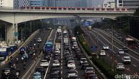 Macet Warnai Kenaikan Tarif Tol Dalam Kota