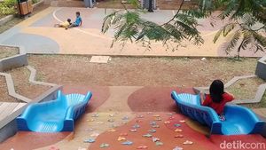 Melihat Keceriaan Anak-anak di Taman Bango Palo Cilandak
