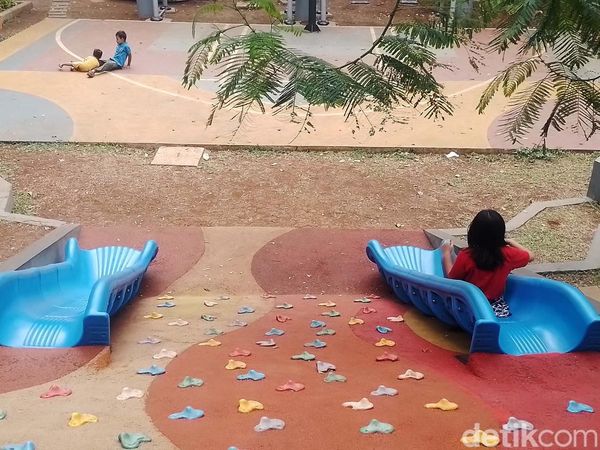 Melihat Keceriaan Anak-anak di Taman Bango Palo Cilandak