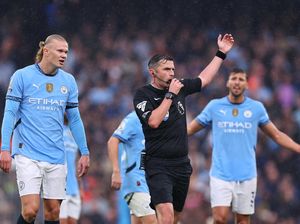 Michael Oliver, Wasit yang Jadi Musuh Arsenal