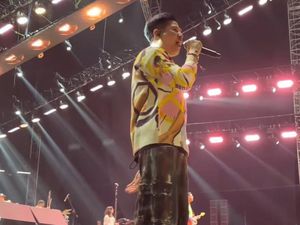 Nino RAN Pamer Cincin Kawin, Manggung Perdana Gak Bujang Lagi Nino RAN Pamer Cincin Kawin, Manggung Perdana Gak Bujang Lagi