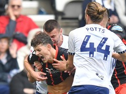 Leher Pesepakbola di Inggris Diduga Digigit Lawan hingga Ada Bekasnya