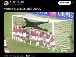 Sampai-sampai Mikel Arteta dibilang ikut memarkir diri di depan gawang the Gunners! Foto: dok. Internet/X (Twitter)