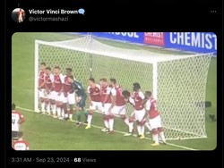 Meme parkir bus Arsenal, yang memang tampil minus satu pemain di babak kedua melawan Man City. Foto: dok. Internet/X (Twitter)