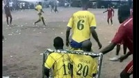 Ini sih parkir pemain sampai gawang penuh sesak! Foto: dok. Internet/X (Twitter)