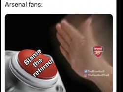 Fans Arsenal juga diledek senang sekali menyalahkan wasit jika tim kesayangannya membuang angka. Foto: dok. Internet/X (Twitter)