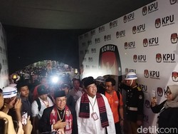 Pramono-Rano, RK-Suswono, Dharma-Kun Hadir di KPUD Ikuti Undian Nomor Urut