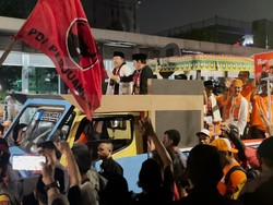 Naik Oplet, Pramono-Rano hingga Mandra Tiba di KPU Jakarta