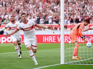 Stuttgart Vs Dortmund: Die Borussen Digilas 1-5 Stuttgart Vs Dortmund: Die Borussen Digilas 1-5