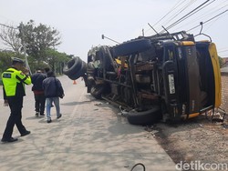 Saksi Ungkap Momen Bus Balapan Gasak 2 Truk hingga 6 Orang Tewas di Pati