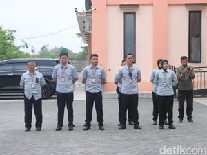 8 Personel Polisi Ditugaskan Jadi Walpri Paslon Pilwali Kota Blitar 8 Personel Polisi Ditugaskan Jadi Walpri Paslon Pilwali Kota Blitar