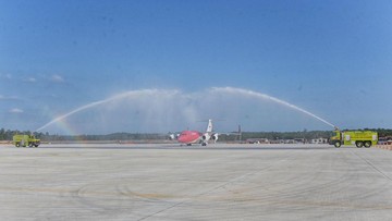 Detik-detik Pendaratan Bersejarah Jokowi di Bandara Nusantara IKN