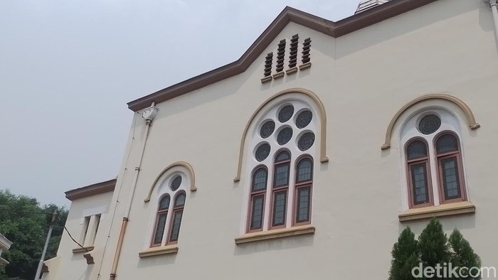 Gereja Protestan di Indonesia belahan Barat (GPIB Pniel) atau âGereja Ayamâ di Pasar Baru, Jakarta Pusat Gereja Protestan di Indonesia belahan Barat (GPIB Pniel) atau âGereja Ayamâ di Pasar Baru, Jakarta Pusat