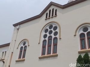 Gereja Ayam Pasar Baru Tempat Ibadah Kelas Menengah-Bawah di Era Kolonial Belanda