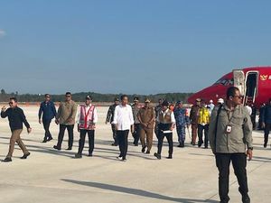 Jokowi Kembali Ngantor di IKN: Pengin Coba Kelola Negara dari Sini! Jokowi Kembali Ngantor di IKN: Pengin Coba Kelola Negara dari Sini!
