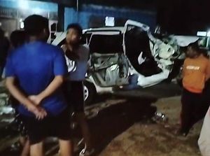 Bus Efisiensi Tabrak Mobil dan Vespa di Jalan Wates-Purworejo Kulon Progo Bus Efisiensi Tabrak Mobil dan Vespa di Jalan Wates-Purworejo Kulon Progo