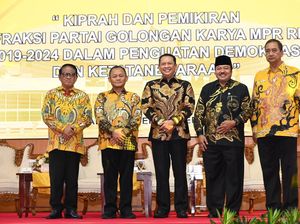 Idris Laena Serahkan Laporan Kinerja Fraksi Partai Golkar ke Ketua MPR Idris Laena Serahkan Laporan Kinerja Fraksi Partai Golkar ke Ketua MPR