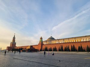 Rusia Jatuhkan Hukuman 18 Tahun Bui ke Tokoh Oposisi Putin Rusia Jatuhkan Hukuman 18 Tahun Bui ke Tokoh Oposisi Putin