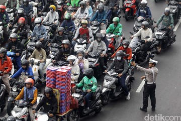 Lalu Lintas di Depan Gedung DPR Macet gegara Demo Petani