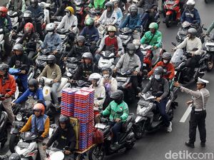 Lalu Lintas di Depan Gedung DPR Macet gegara Demo Petani