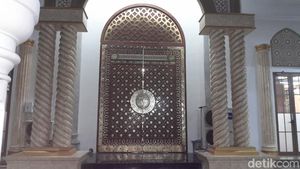 Potret Masjid Agung Karawang, Perpaduan Arsitektur Timur Tengah dan Sunda