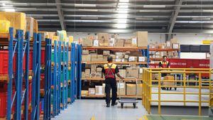 Mengintip Kesibukan Gudang Logistik Ekspor-Impor di Jakarta