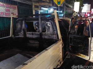 Viral Mobil Pikap Tiba-tiba Terbakar di Wates Kulon Progo